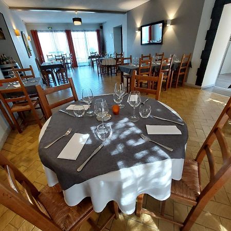 L'Accent - Hotel 2 Etoiles Et Restaurant - Logis Hotels Astaffort Экстерьер фото