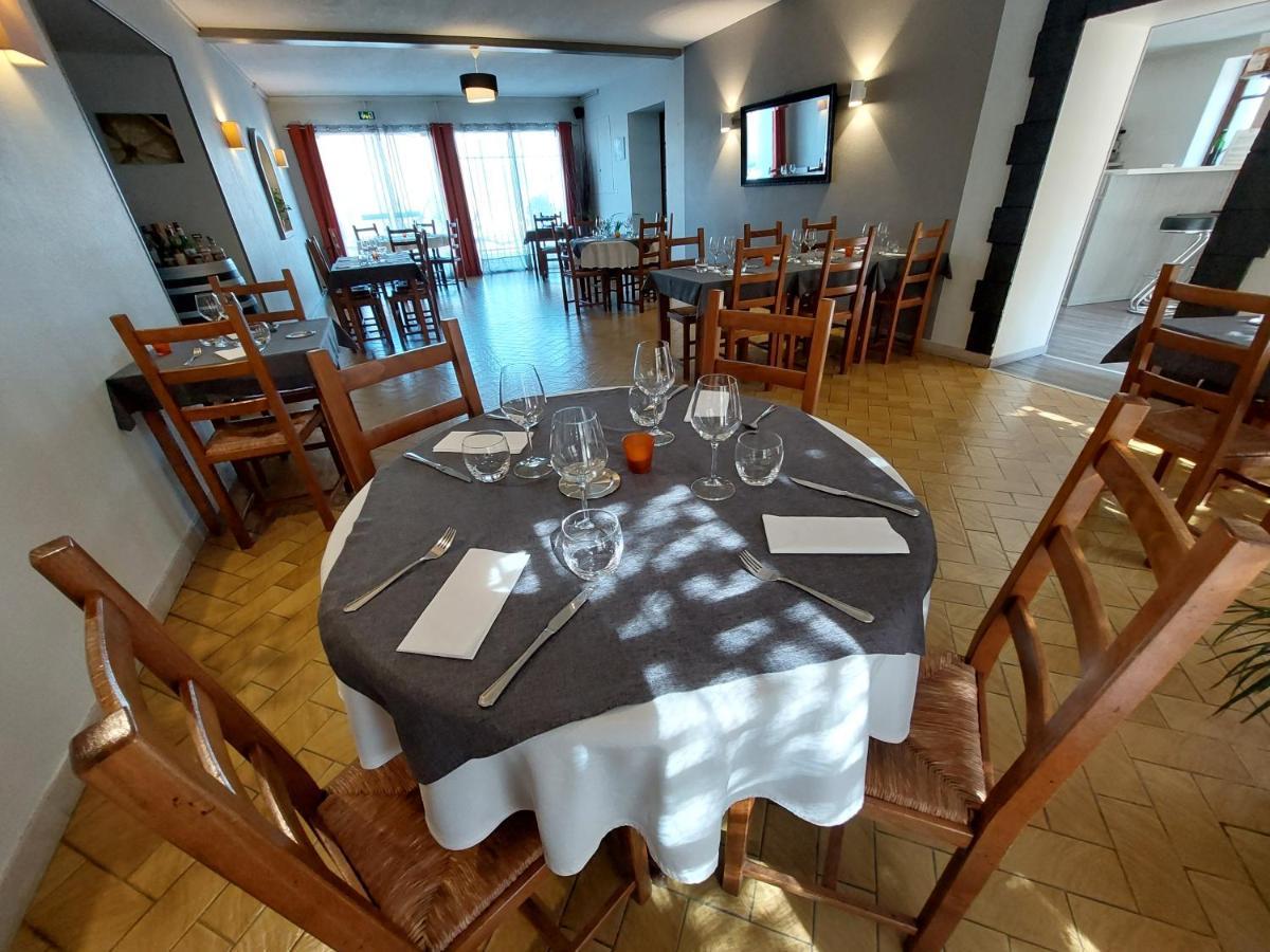 L'Accent - Hotel 2 Etoiles Et Restaurant - Logis Hotels Astaffort Экстерьер фото